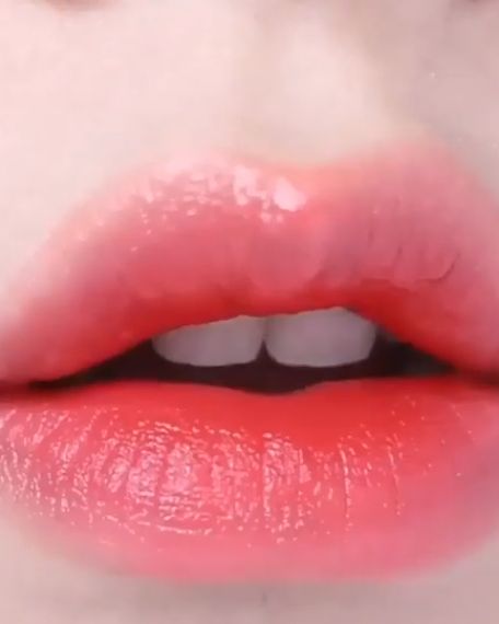 Korean Pink Lips Natural, Korean Gradient Lips Tutorials, How To Korean Lips, How To Do Korean Lips, Uzzlang Lips, How To Get Korean Lips, How To Get Pink Lips Naturally, How To Get Pink Lips, Lips Aesthetic Pink