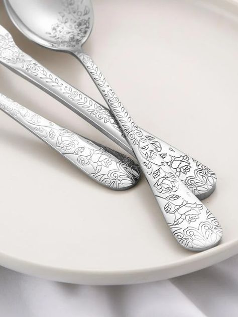 3pcs Flower Detail Cutlery Set | SHEIN USA Cute Silverware Set, Floral Cutlery, Aesthetic Cutlery, Floral Silverware, Cute Cutlery, Registry Ideas, Flower Detail, Plant Design, Fairytale Wedding