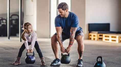 Gym Photoshoot, Family Fitness, Dad Bod, Crossfit Workouts, Kettlebell Workout, Muscle Fitness, Fitness Trainer, Exercise For Kids, Kettlebell