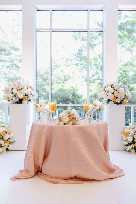 Some stunning photos from Moneé and Dennys’ June wedding! We designed fresh floral clouds for the ceremony that also made a beautiful sweetheart table backdrop!! Vendor ❤️: Photo & Video: @trophywivesco Venue: @lakeviewpavilion Makeup: @makeupbyseng DJ: @dj_j_spinna Dress: @alexandrasbridalboutique Pink Sweetheart Table, Floral Clouds, Sweetheart Table Backdrop, Table Backdrop, June Wedding, Sweetheart Table, Wedding Florist, Florist, Dj