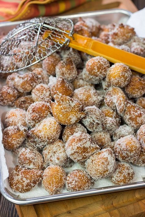 Pumpkin Spice Donut Holes, Deep Fried Desserts, Pumpkin Donut Holes, Pumpkin Donuts Recipe, Pumpkin Donut, Pumpkin Spice Treats, Southern Banana Pudding, Fried Dessert, Making Donuts