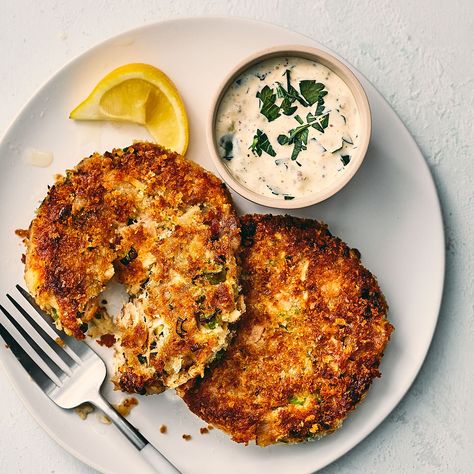 3 Fresh Uses for Canned Tuna (That ArenÍt a Sandwich) | Real Simple Tuna Cakes Recipe, Light Dinners, Canned Tuna Recipes, Tuna Patties, Tuna Cakes, Canned Tuna, Simple Meals, Pescatarian Recipes, Tuna Recipes