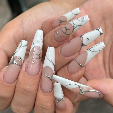 Henna Nails, Queen Nails, Milky Nails, Hello Nails, Hippie Nails, Diy Acrylic Nails, Spring Nail Designs, Edgy Nails, Grunge Nails