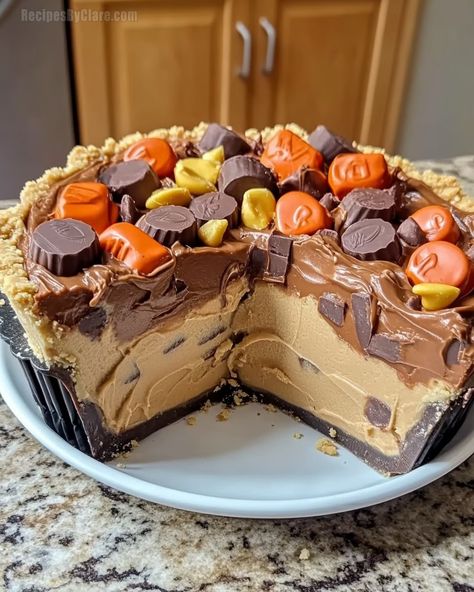 Giant Reese’s Peanut Butter Cup Pie - Easy No-Bake Dessert - Recipes By Clare Reeces Pieces Peanut Butter Pie, Reese Cup Pie, Hot Fudge Peanut Butter Pie, Peanut Butter Cup Pie Recipe, Reese Peanut Butter Pie, Peanut Butter Cup Pie, Cup Pie, Peanut Pie, Easy Peanut Butter Pie