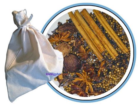 Spices and spice bag for pho. Asian Broth Recipe, Vietnamese Pho Soup Recipe, Pho Soup Recipe, Pho Spices, Spice Bag, How To Make Pho, Pho Restaurant, Pho Broth, Pho Recipe