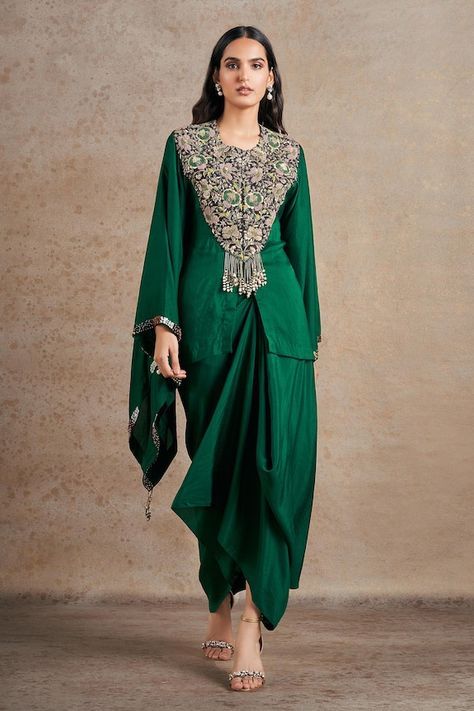 Emerald green silk short kaftan featuring dori embroidered floral blossom motifs embellished by sequins, beads and tassels. Comes with draped skirt. - Aza Fashions Sufi Night Outfit Women, Stylish Indo Western Outfits For Women, Indowestern Outfits Wedding Women, Fashion Outfits Western, Indo Western Outfit Ideas, Roka Outfits, Indian Latest Fashion, Sufi Night, Indowestern Outfits