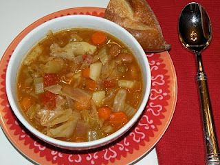 Basque Soup...  Could this be THE recipe I've been hunting for for 15 years?!!?!? Basque Soup Recipe, Basque Soup, Cabbage Soup Diet Plan, Basque Food, Cabbage Soup Recipes, Cabbage Soup Diet, Cabbage Soup, Soup And Sandwich, Delicious Soup