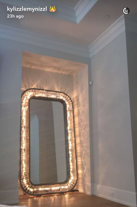 Kylie Jenner’s New Giant Mirror Guarantees Perfect Lighting At All Times  Mirror, mirror on the wall, who’s the most lit of them all? Kylie Jenner Bedroom, Diy Bedroom Mirror, Big Mirror In Bedroom, Stand Up Mirror, Spiegel Diy, Jenner House, Lighted Wall Mirror, Big Mirror, Mirror Ideas