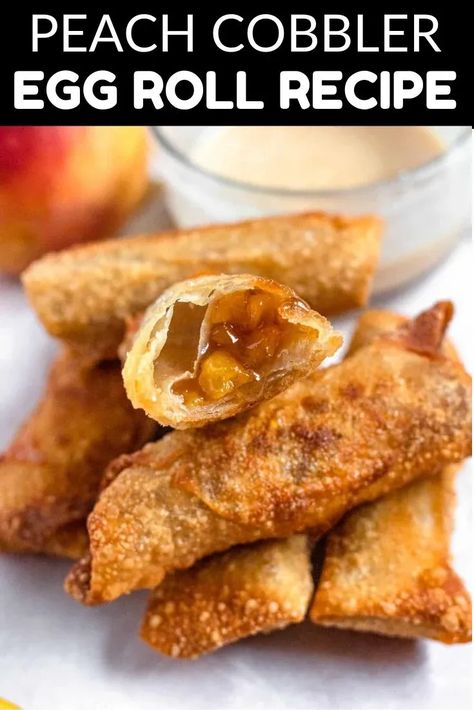 Delicious peach pie filling is rolled into egg roll wrappers and fried to perfection. Enjoy these peach cobbler egg rolls by dipping them in a vanilla glaze! Dessert Instant Pot, Peach Cobbler Egg Rolls, Christmas For Two, Can Peaches, North American Food, Egg Roll Wraps, Egg Roll Recipe, Egg Rolls Recipe, Dessert Recipes For A Crowd