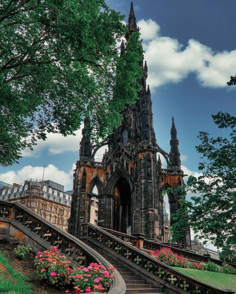 Edinburgh Photography, Scott Monument, Urban Landscapes, Visit Scotland, Ideas Photography, Edinburgh Scotland, Photo Location, Magical Places, Urban Landscape