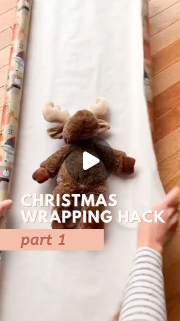 Wrapping Hacks, Xmas Wrapping, Holiday Hack, Gift Wrapping Techniques, Holiday Wrapping, Wrapping Gift Cards, Gifts Wrapping Diy, Wrapping Gifts, Gift Wrapping Bows