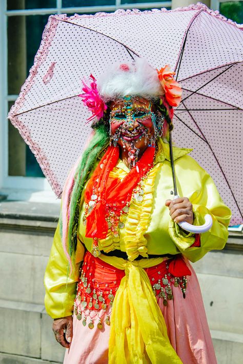 Name: Elaine Davidson Claim to fame: Most Pierced Woman in the world, she has over 9, 000 piercings in total and recently has also achieved the new Guiness Record of “The person holding the pierced record for a long time”. Elaine Davidson, Guiness Book Of World Records People, Guiness Book Of World Records, Guinness Book, World Records, In This Moment