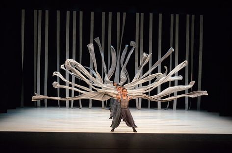 10th Performing Arts Festival in Seoul opens Performance Art Ideas, Static Art, Art Fair Display, Forms Of Art, Danish Culture, Art Performance, Dance Props, Chinese Dance, Inanimate Objects