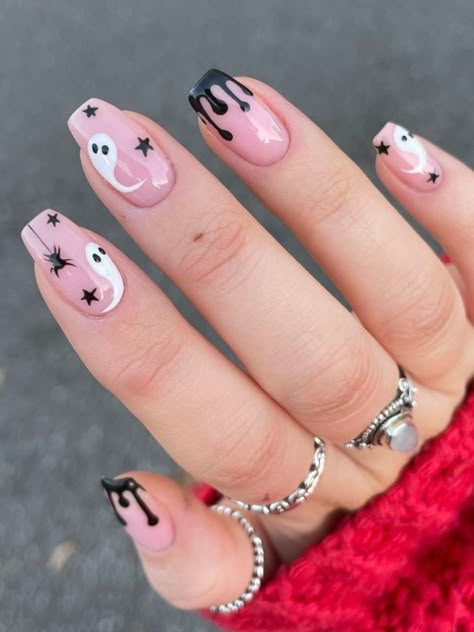 black and white nails with drops and ghosts Unghie Nail Art, Cute Halloween Nails, Halloween Acrylic Nails, Nagel Tips, Manicure Tips, Her Nails, Nails Halloween, Halloween Nail Designs, Short Acrylic Nails Designs