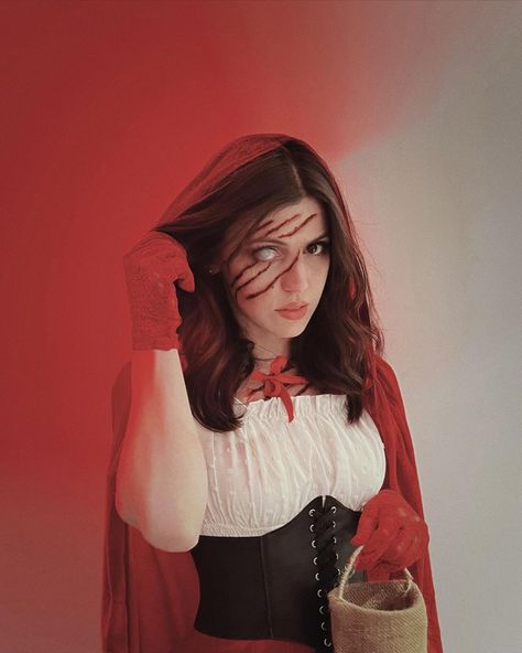 Redridinghood Costume Diy, Red Riding Hood Halloween Makeup, Scary Red Riding Hood Costume, Little Red Halloween Costumes, Little Red Riding Hood Costume Makeup, Red Hood Halloween Costume, Little Red Riding Hood Halloween Makeup, Little Red Riding Hood Cosplay, Red Ridding Hood Costume Women