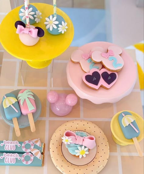 Minnie Mouse Swim Party, Disney Pool Party, Minnie Y Daisy, 2nd Birthday Photos, Twodles Birthday, 1st Birthday Party For Girls, Minnie Birthday Party, Party Sweets, Swim Party