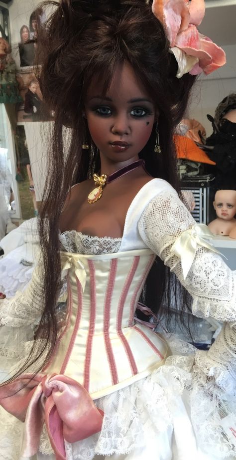 Jan Mclean Dolls, Alice In Wonderland Oc, Doll Cabinet, Vinyl Fashion, Dolly Doll, Smart Dolls, Doll Play, Random Ideas, Toy Box