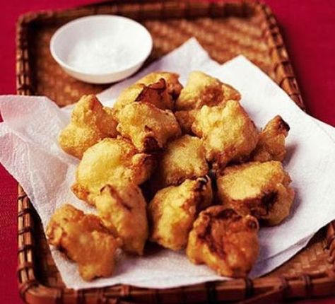 Cauliflower tempura Recipes Sushi, Salmon Japanese, Tempura Cauliflower, Ways To Cook Cauliflower, Tempura Recipe, Dessert Chef, Rolls Homemade, Spicy Cauliflower, Japanese Desserts