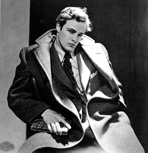 Marlon Brando won an academy award for best actor in his role in " A Streetcar named Desire". Oud Hollywood, Don Vito Corleone, Don Corleone, Stars D'hollywood, A Man In A Suit, Man In A Suit, Cecil Beaton, Idris Elba, Old Hollywood Stars