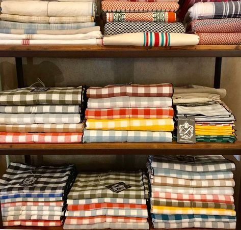 Decorating with Gingham – Directorio Deco by Gloria Gonzalez Gingham Bathroom, Central Park Apartment, County Cavan, The Duchess Of Devonshire, Rita Konig, Robert Kime, Gingham Tablecloth, Bathroom Decor Ideas, Cheap Fabric