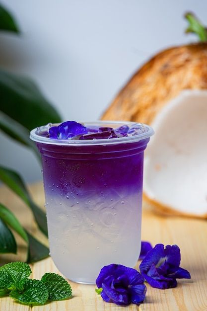 Coconut Drink Aesthetic, Photo Butterfly, Ice Drink, Butterfly Pea Flower Tea, Aesthetic Drinks, About Butterfly, Soda Drink, Juice Ice, Coconut Drinks