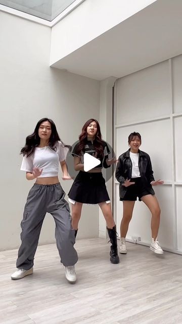 Patricia Mulyana on Instagram: "Wop wop wop wop 😎 #wopchallenge #dancereels" How To Do Wepa Dance, Wap Dance, Wobble Dance, Wii Just Dance, Zumba (dance), On Instagram, Instagram