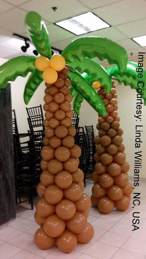 Balloon Decoration Palm Tree Moana Theme Birthday, Palm Tree Decorations, Balloon Tree, Moana Themed Party, Deco Ballon, Jungle Theme Birthday, Jungle Birthday Party, Luau Theme Party, Hawaiian Birthday Party