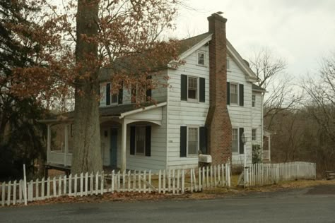 Billy Showalter Aesthetic, Small Town House Aesthetic, The Way Life Goes, Town Aesthetic, Midwest Emo, Save File, Willow Creek, Southern Gothic, Gothic House