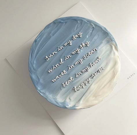 Korean Cake Design For Men, Cake Designs Korean, Blue Minimalist Cake, Korean Cake Birthday, Korean Aesthetic Cake, Blue Gradation, Birthday Cake For Boyfriend, Minimal Cake, Cake Design For Men