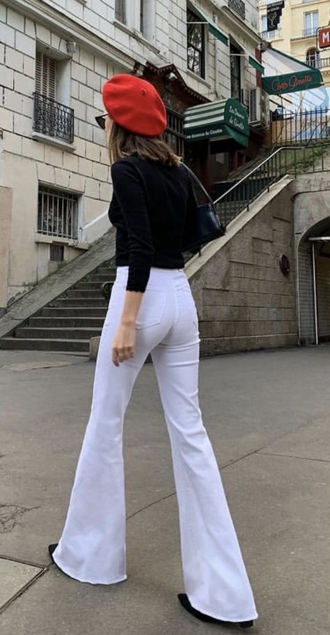 White Flare Pants Outfit, Bootcut Outfit, White Denim Jeans Outfit, Flare Outfit, White Pants Winter, Pant Flare, White Flare Pants, White Pants Outfit, Outfits 70s