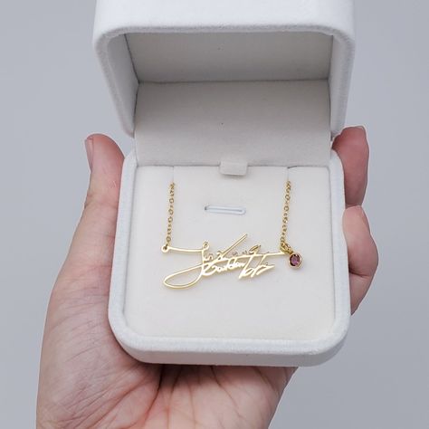 BTS Jungkook Signature Necklace 😍 Jungkook Jewelry, Jungkook Necklace, Jungkook Signature, Bts Necklace, Bts Jewelry, Bts Accessories, Bts Signatures, Bts Products, Handwritten Necklace