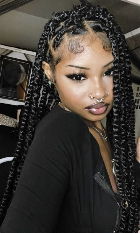 Cute Hairstyles Claw Clip, Hairstyles Drawing Girl, Hairstyles After Shower Wet Hair, Quick Cute Hairstyles For Medium Hair, Hairstyles Black Girls Braids, Baddie Hairstyles Curly Hair, Hairstyles Braids Black Women, Braids Reference, Wet Hair Hairstyles