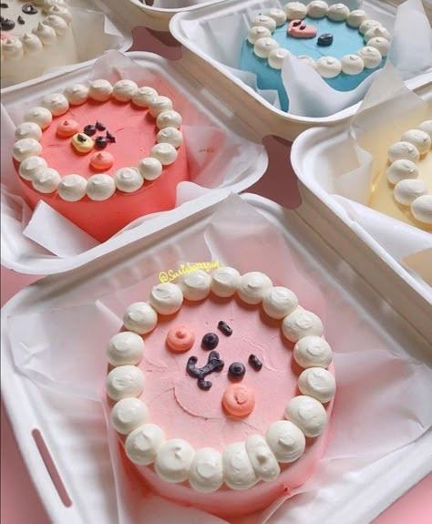 Bt21 Cake Ideas, Cooky Cake Bt21, Cake Bt 21, Korean Cake Bt21, Bt21 Dessert, Korean Cake Bts, Korean Cake Ideas, Kpop Cake Ideas, Kpop Birthday Cake