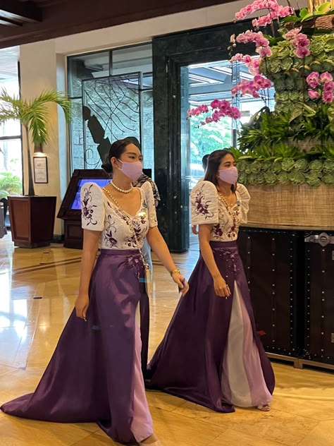 Filipiniana Wedding Dress, Filipiniana Wedding Theme, Modern Filipiniana Dress, Filipiniana Wedding, Filipino Clothing, Filipino Fashion, Modern Filipiniana, Filipiniana Dress, National Clothes