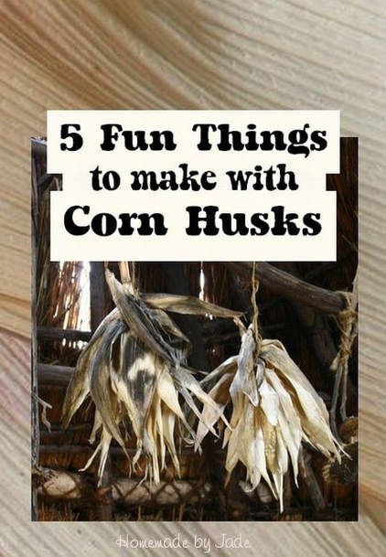 Nature is full of great materials to make crafts, especially in the fall! One of my personal favorites is corn husks! Things To Make With Corn, Homestead Crafts, Fun Things To Make, Outside Fall Decorations, Corn Husk Crafts, Corn Husk Wreath, Harvest Corn, Cooking From Scratch, Halloween Crafts To Sell