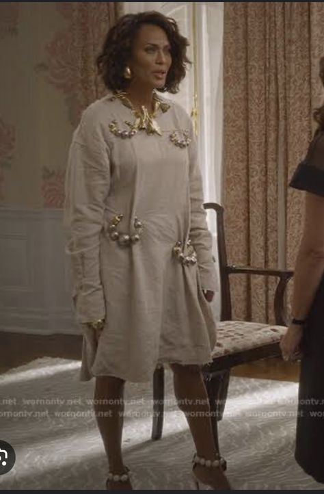 Lisa Todd Wexley, Pearl Embellished Dress, Satc Outfits, Classy Work Attire, Carrie Bradshaw Style, Lisa Todd, Lisa S, And Just Like That, Cute Comfy Outfits