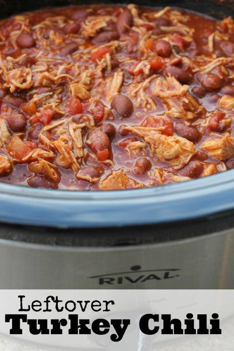 Crockpot Turkey Chili Recipe, Crockpot Turkey Chili, Leftover Turkey Chili, Turkey Chili Recipe Crockpot, Leftover Thanksgiving Turkey Recipes, Chili Healthy, Turkey Chili Crockpot, Turkey Chili Recipe, Leftover Thanksgiving