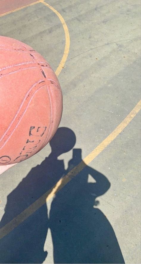 Basketball Court Photoshoot, Eliah Greenwood, Basketball Ground, Photo Basket, Basketball Couples, Basketball Boyfriend, Joana Marcus, Dear Love, Basketball Background