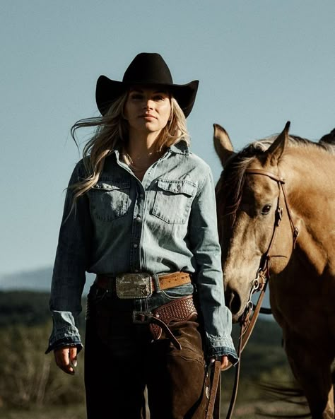 Marisa Anderson (@rockin_a_photo) • Instagram photos and videos Cow Boy Outfit, Cowgirl Model, Cowgirl Artwork, Rdr2 Oc, Cowgirl Photography, Horse Photoshoot Ideas, Sadie Adler, Rugged Aesthetic, Horse Photoshoot