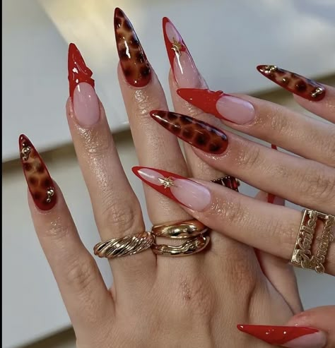 Red Stiletto Nails Designs, Baddies Nails, Red Stiletto Nails, Paznokcie Hello Kitty, Nail Beds, Work Nails, Classy Acrylic Nails, Soft Nails, Fall Nail Colors