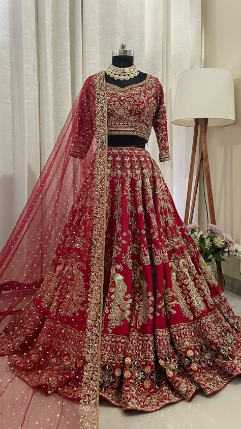 Peacock Lehnga Designs, Shaadi Bridal Dress, India Bride Dress, Lahga Design Bridal Lehenga, Wedding Dresses For Bride Indian, Wedding Dress For Bride Indian, Wedding Bridal Dress Indian, Royal Bridal Lehenga Wedding, Red Punjabi Wedding Lengha