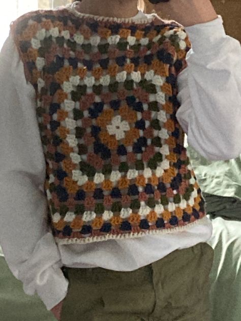 Granny Square Vest Men, 3 Colour Granny Square, Sweater Vest Granny Square, Crochet Sweater Vest Granny Square, Granny Square Sweater Layout, Crochet Granny Square Hoodie, Crochet Shorts Granny Square, Crochet Granny Square Sweater Vest, Granny Square Colors