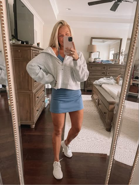 Tennis Skirt Mom Outfit, College Athleisure Outfits, Ballpark Outfit Cold, Nanny Outfits Summer, Midsize Activewear Outfits, Cute Fall Athletic Outfits, Athletic Dress Outfit Fall, Rich Mom Outfits Summer, Athletic Dress Outfit Casual