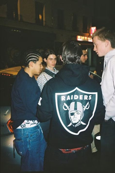 Supreme x Raiders 2019 Spring Collection: Where to buy Logo Fitness, Sport Style Men, Look Adidas, Sports Aesthetic, Sport Quotes, Sport Shoes Women, Sports Football, Sport Photography, Lil Baby