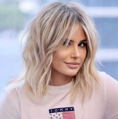 Crisp Beach Blonde Midi Shag Mid Length Blonde Hair, Blonde Hair With Fringe, Long Blonde Hairstyles, Golden Waterfall, Midi Hair, Bangs With Layers, Shoulder Length Hair With Bangs, Layered Bangs, Shoulder Length Blonde