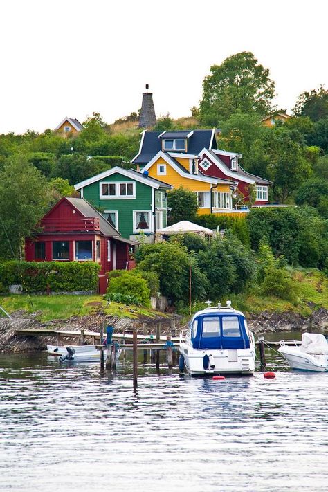 Dock Of The Bay, Beautiful Norway, Scandinavian Countries, Nordic Countries, Wooden Houses, Norway Travel, Oslo Norway, Voyage Europe, Beautiful Places To Visit