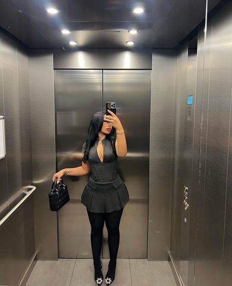 @lakeishatryna Scorpio Birthday Outfit, London Outfit Ideas, March Outfits, Date Night Outfit Classy, Scorpio Birthday, Classy Winter Outfits, London Outfit, African Fashion Women Clothing, Classy Women