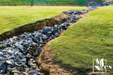 Culvert Landscaping Ideas, Ditch Ideas, Rock Drainage, Garden Ideas Driveway, Driveway Entrance Landscaping, Landscape Drainage, Drainage Ditch, Garden Rock Border, Yard Drainage