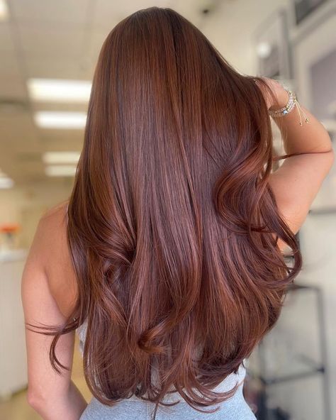 Chocolate Brown Red Balayage, Cooper Auburn Hair, Cooper Brown Highlights, Ginger Chocolate Hair, Brunette With Ginger Highlights, Chocolate Ginger Hair, Autumn Auburn Hair, Chocolate Cooper, Ginger Balayage On Brown Hair