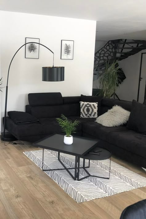 Black And Grey Couch Living Rooms, Living With Black Sofa, Black Sofa Cushion Ideas, Black Brown White Living Room, Men Living Room Ideas Apartments, Living Room Black Wall, Room Ideas Color Schemes, Men Living Room Ideas, Room Ideas Color